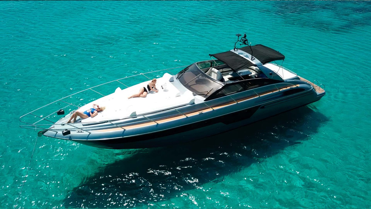 Аренда моторной яхты Princess V55 на Миконосе, Греция